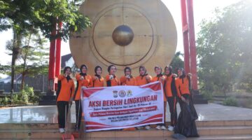Aksi Bersih Lingkungan, Polwan Polres Pelabuhan Makassar Wujudkan Lingkungan Kerja Bersih dan Nyaman