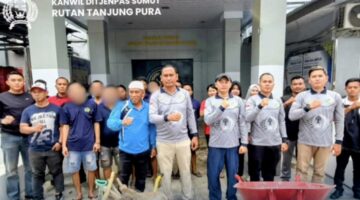 Sambut Hari Bakti Kemenimipas ke-2, Rutan Tanjung Pura Gelar Gotong Royong Cegah Risiko Banjir  ​